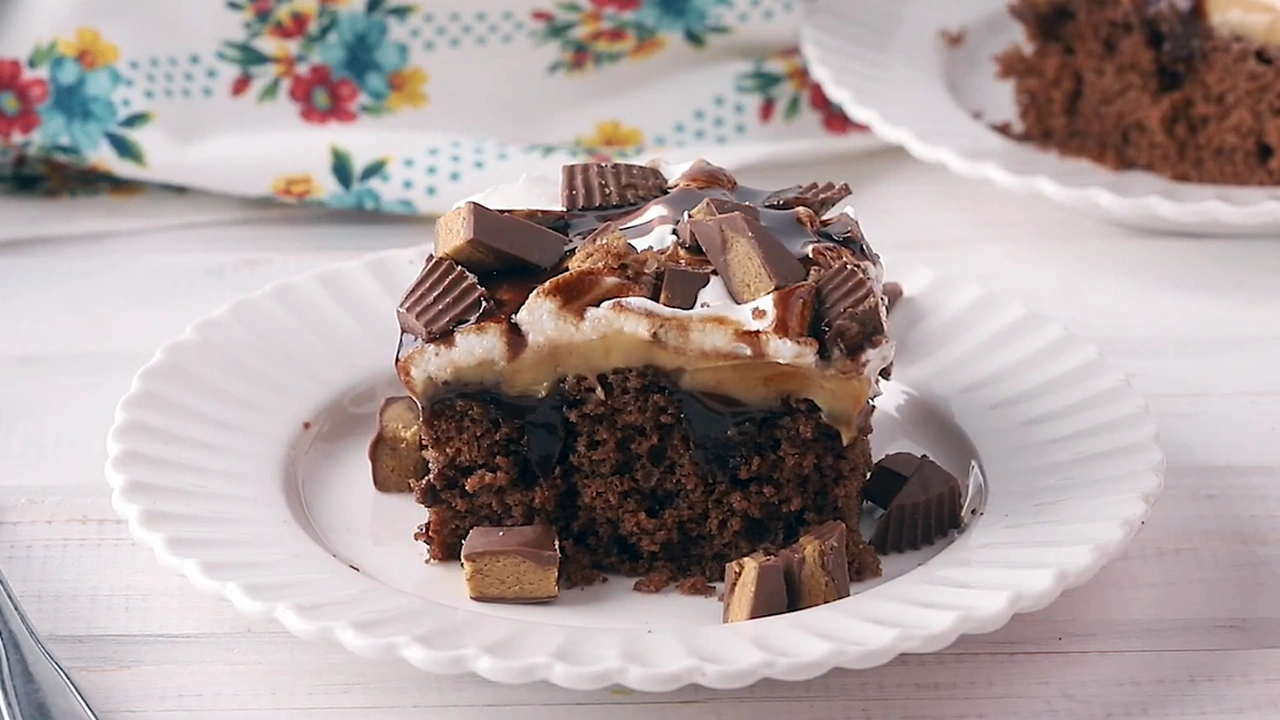 Reese's Peanut Butter Poke Cake Recipe